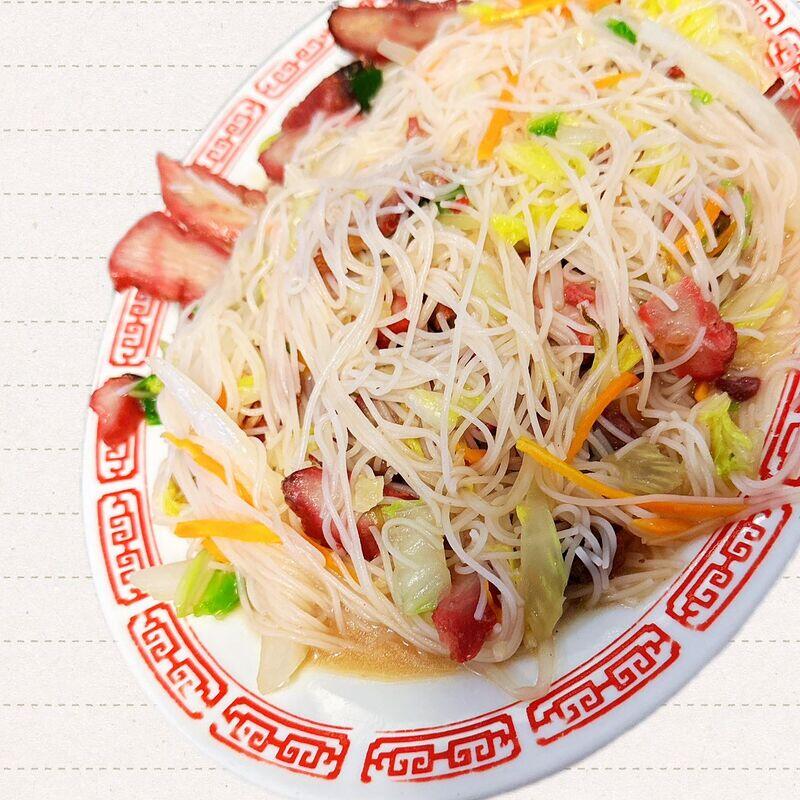 Singapore Rice Noodle w/ Roast Pork