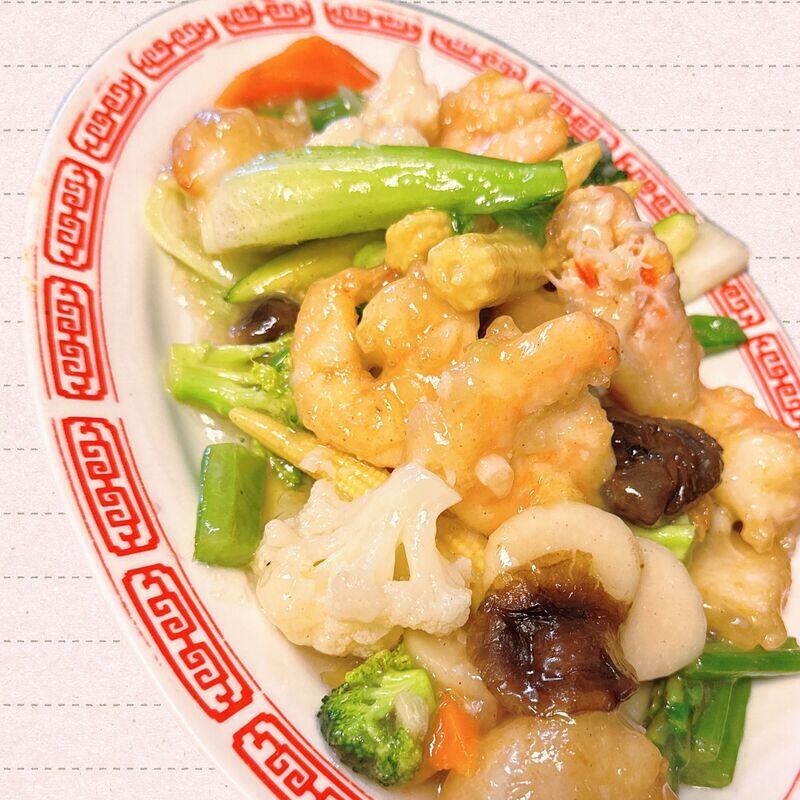 S-12. SEAFOOD DELIGHT SIZZLING